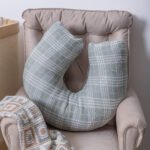 Almofada Amamentação em Tricot Xadrez Fazendinha