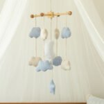 Móbile Luas e Estrelas em Tricot Bento