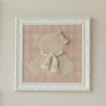 Quadro Bordado Urso em Tricot Bela